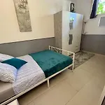 Duplex Les Pins Proche 아파트