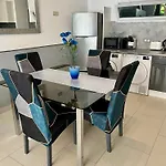 Duplex Les Pins Proche 아파트 주앙레핑