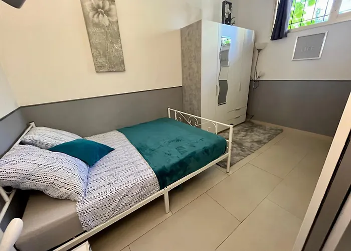Duplex Les Pins Proche 아파트