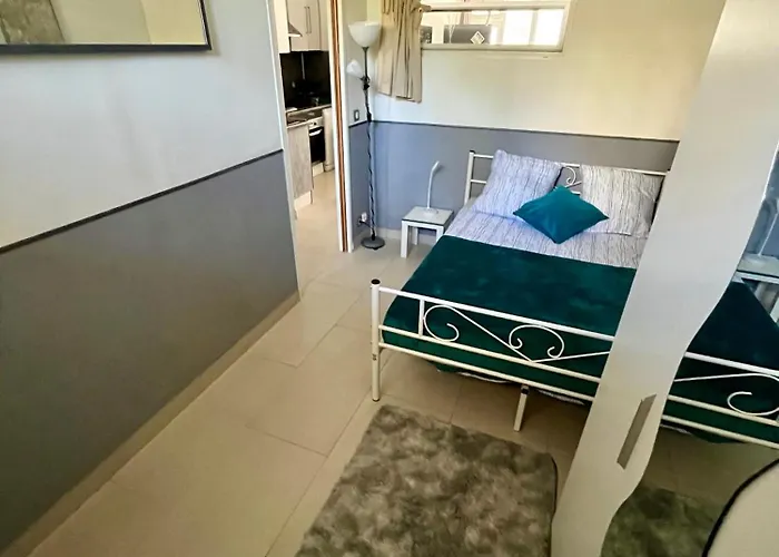 Duplex Les Pins Proche 아파트